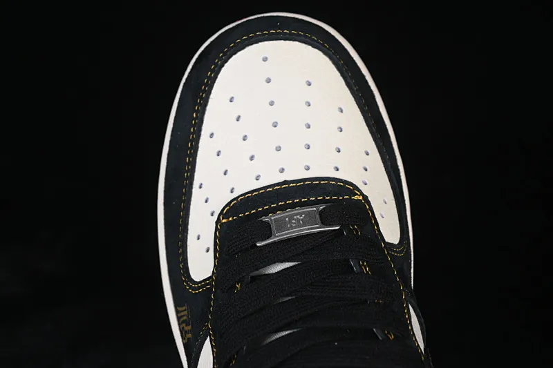All categories Nk Air Force 1 Air Force series Nk Air Force 1 Low Air Force low-top Nike Air Force 1'07 Low Black, white and red contrast Air Force 1 low-top casual sneakers HT5088-618